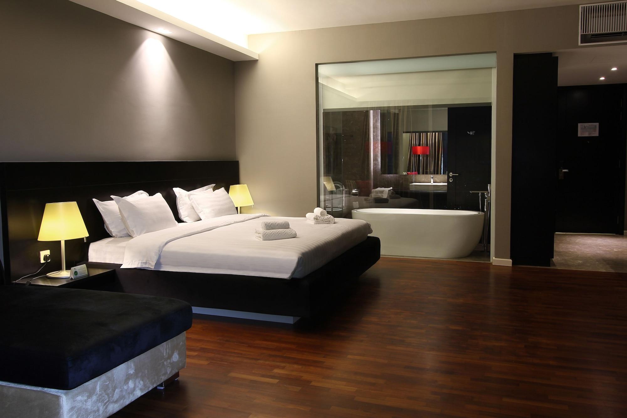 The Shore Hotel & Residences Malacca Esterno foto