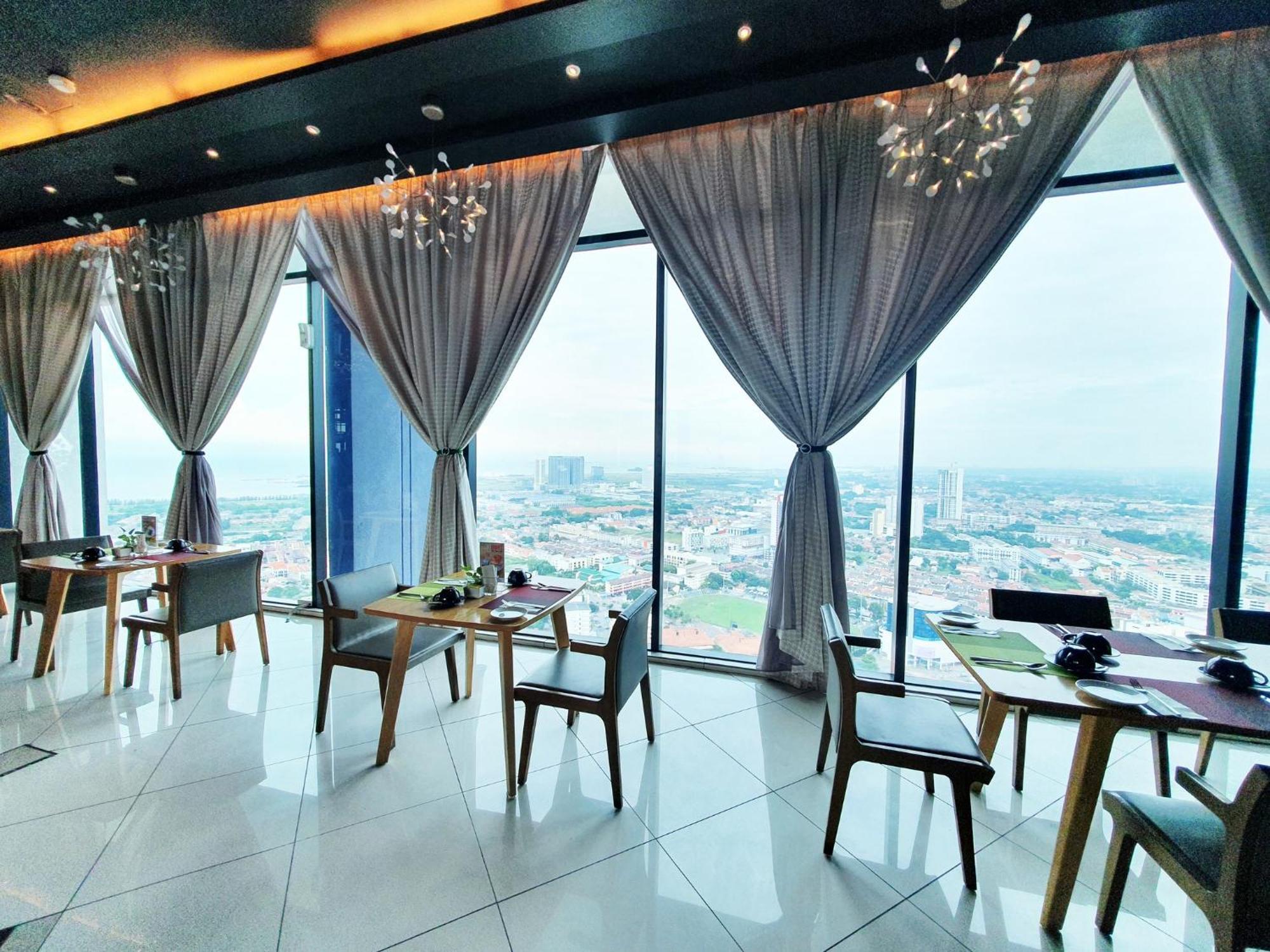 The Shore Hotel & Residences Malacca Esterno foto