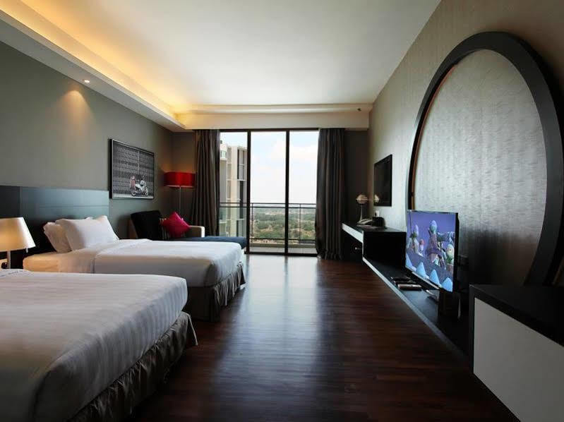 The Shore Hotel & Residences Malacca Esterno foto